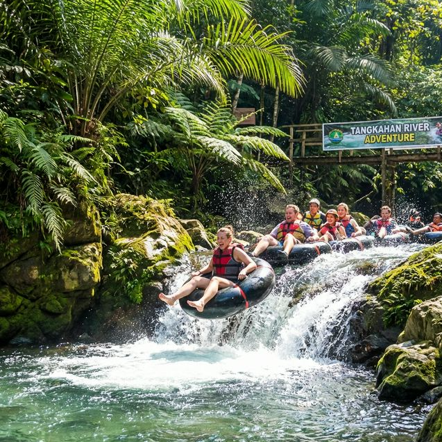 Menjelajahi Sungai Batang Serangan dengan River Tubing yang Seru